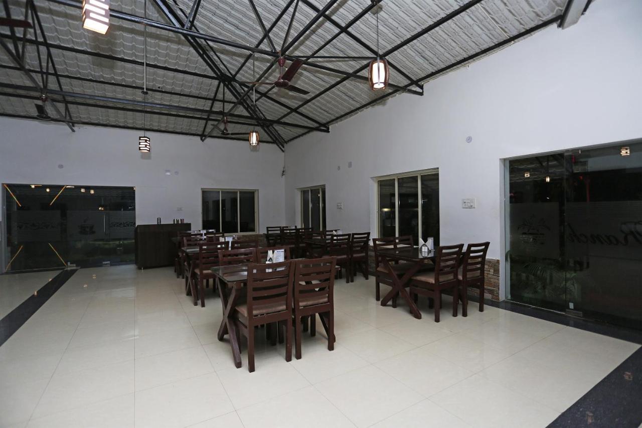 Oyo 26670 The Ranch Hotel Puri Ngoại thất bức ảnh
