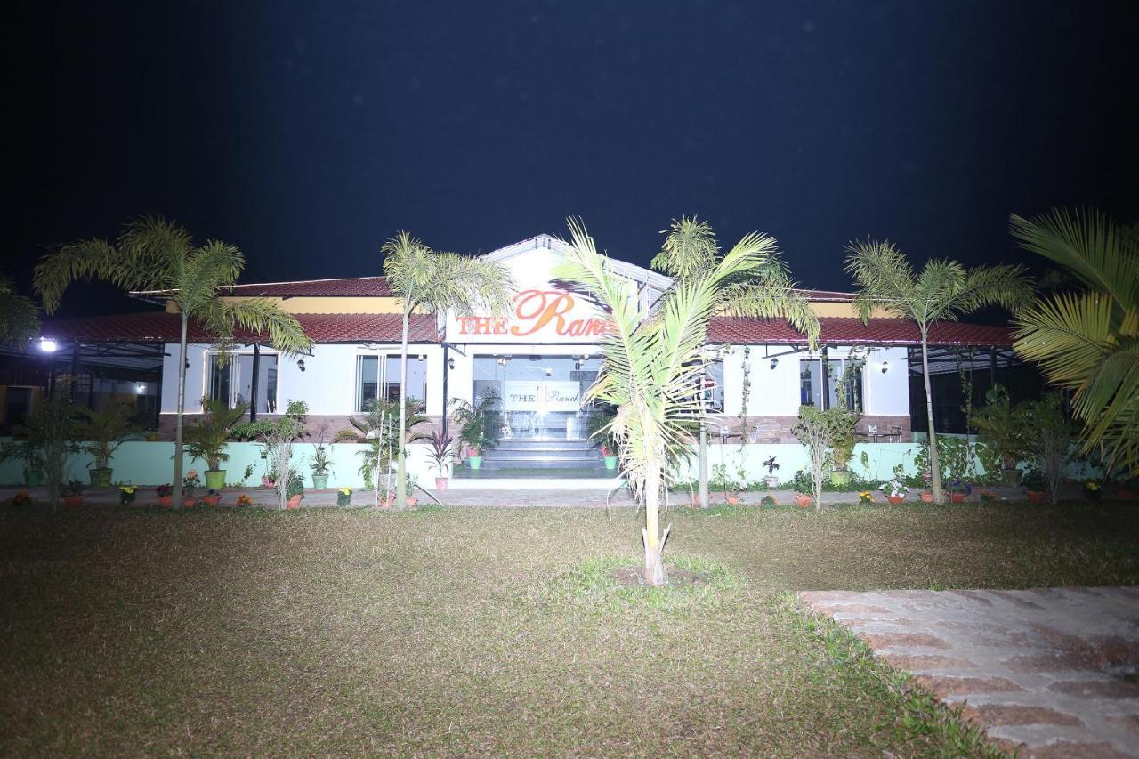 Oyo 26670 The Ranch Hotel Puri Ngoại thất bức ảnh